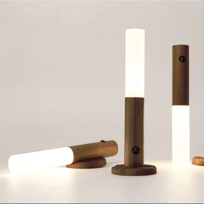 Lámpara de Mesa Inteligente Pro-Light con Sensor de Movimiento: Iluminación Automática y Estética