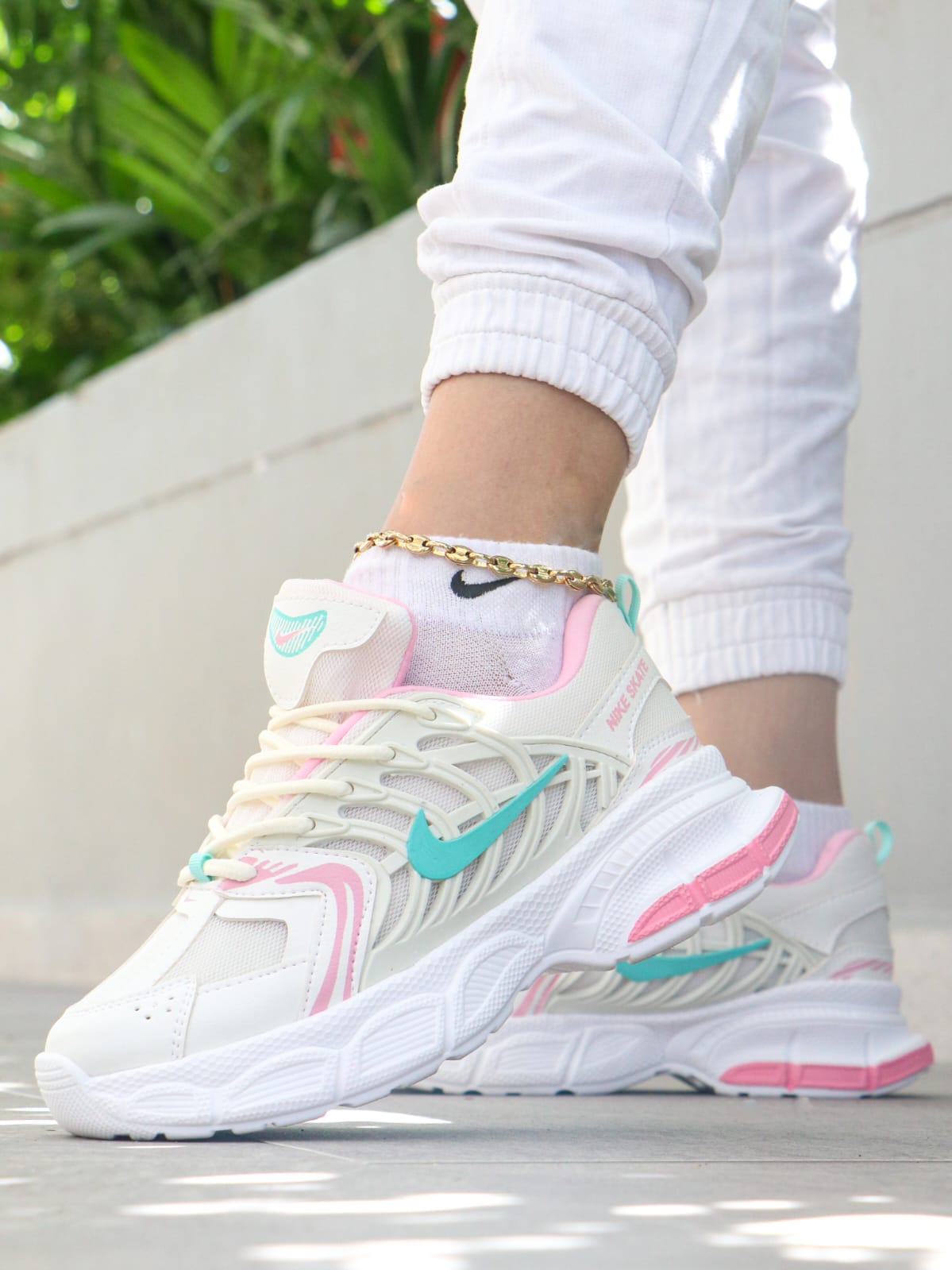 Tenis Nike Arana 3.0: Estilo Deportivo y Comodidad - detalle
