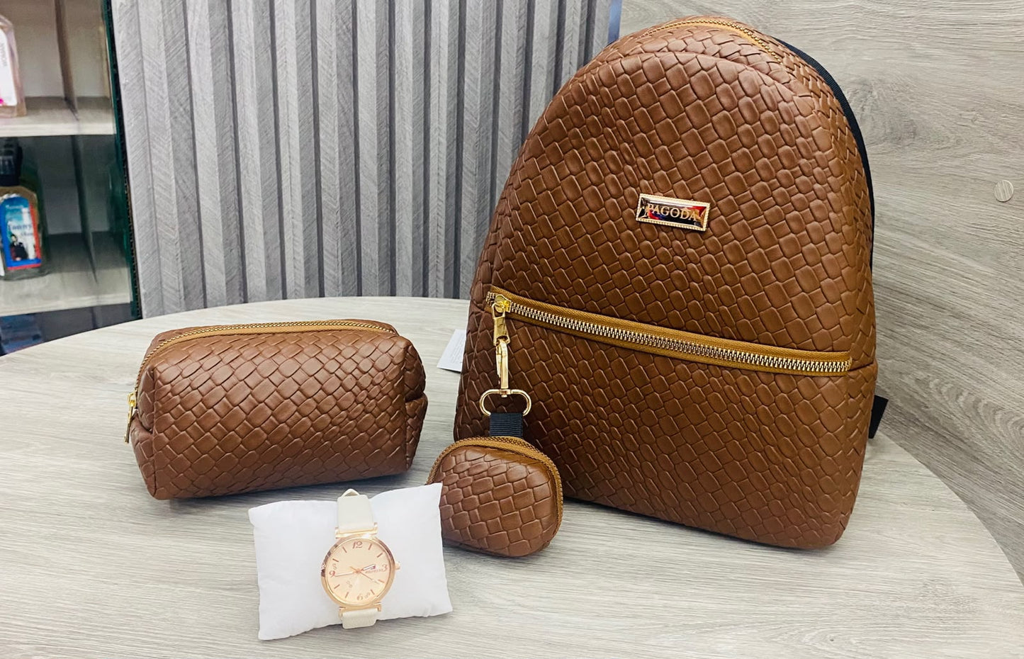 MORRAL CHARLOTTE PAGODA + RELOJ OBSEQUIO