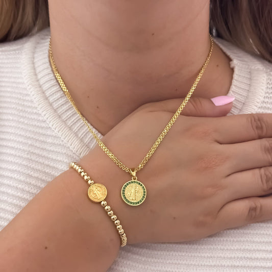 Pulsera San Benito para Dama – Diseño Dorado con Medalla - vista principal