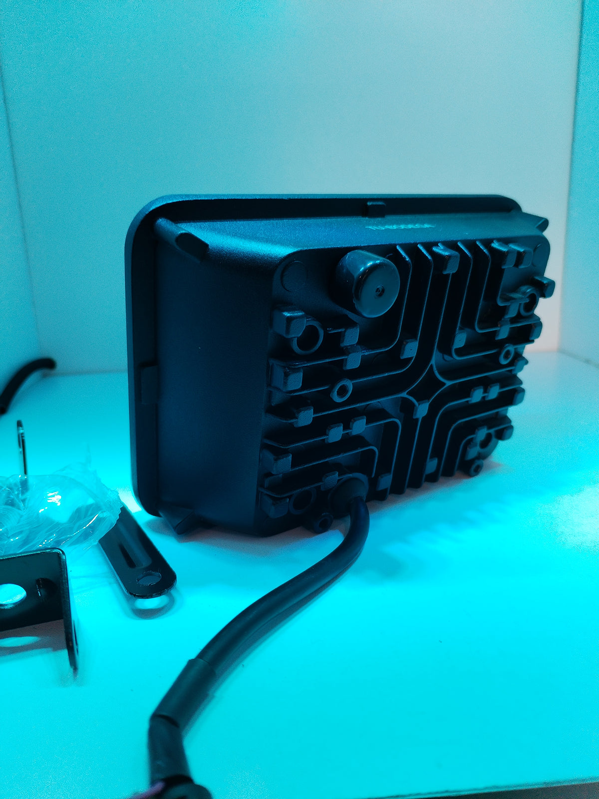 Par de Exploradoras LED Kenworth TB217 - detalle
