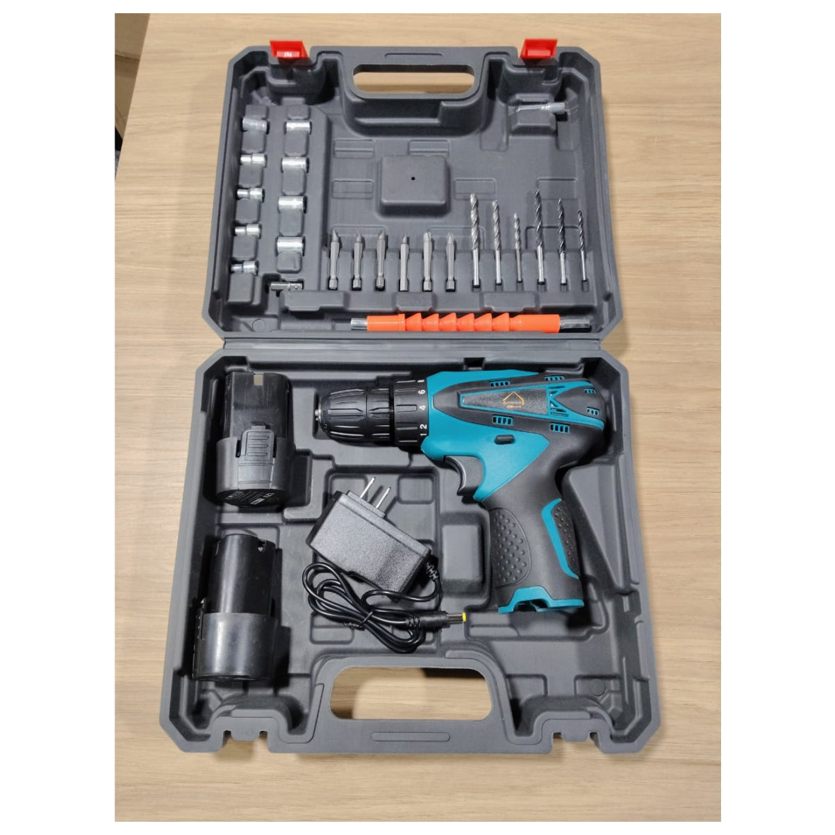 Taladro Inalámbrico 2 Baterías con 28 Accesorios — Potencia y Libertad para tus Proyectos