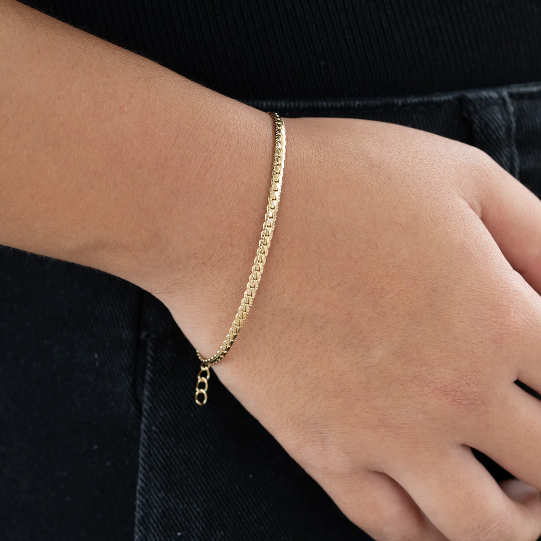 Pulsera Grabada - Oro laminado 18K - detalle