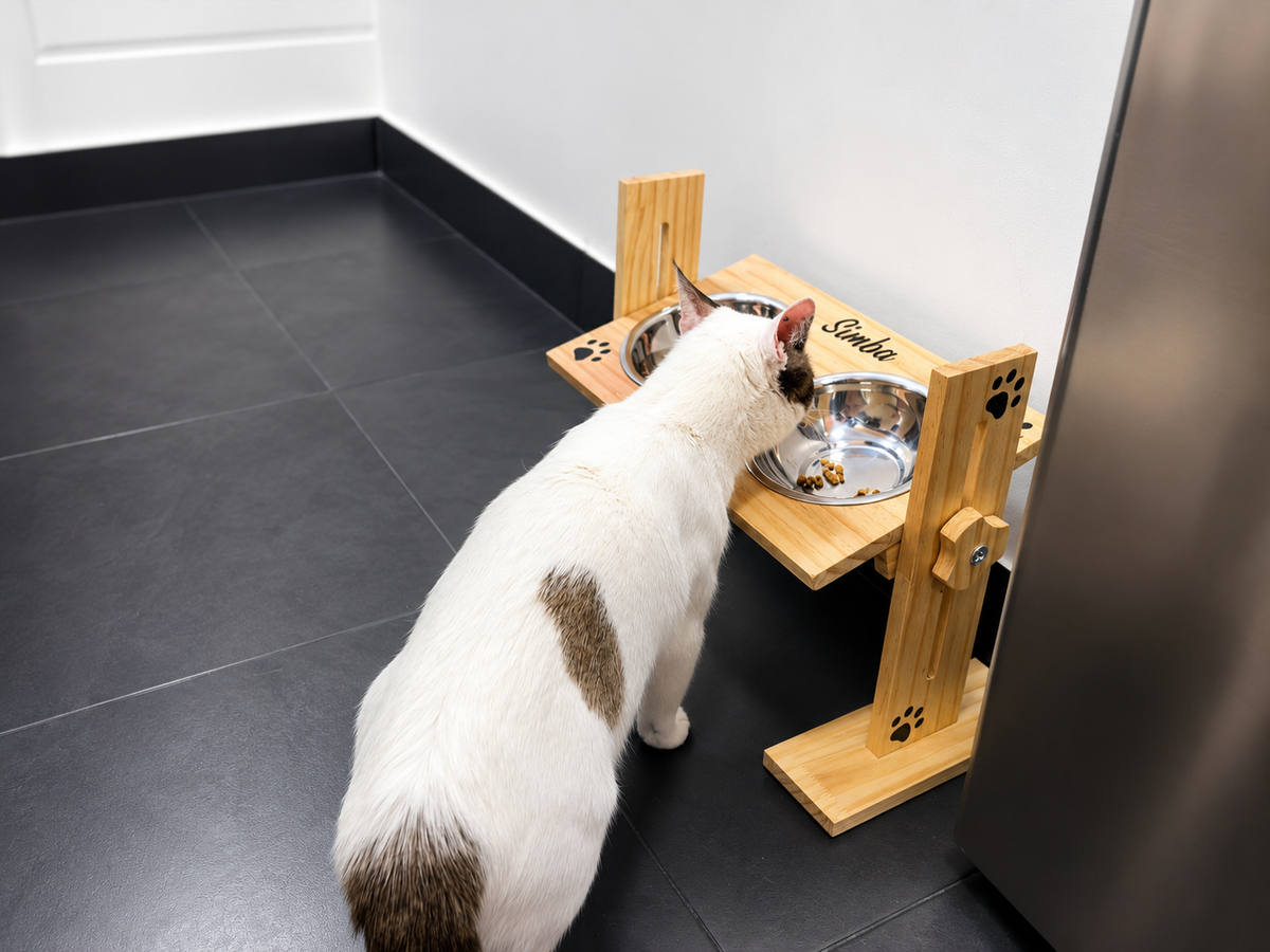 Comedero Graduable Para Perros Y Gatos - detalle