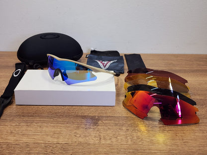 Gafas Oakley Murciélago con 6 Lentes Marco Arena - vista lateral