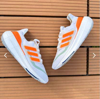 Tenis Adidas Ultraboost Light - vista principal