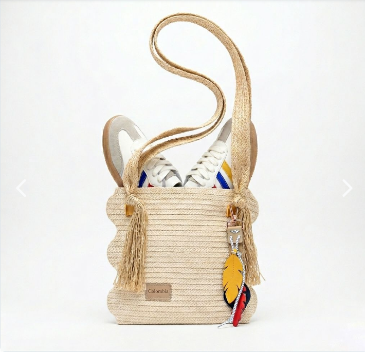 Combo Pasión Tricolor: Tenis y Bolso para Dama - vista alternativa