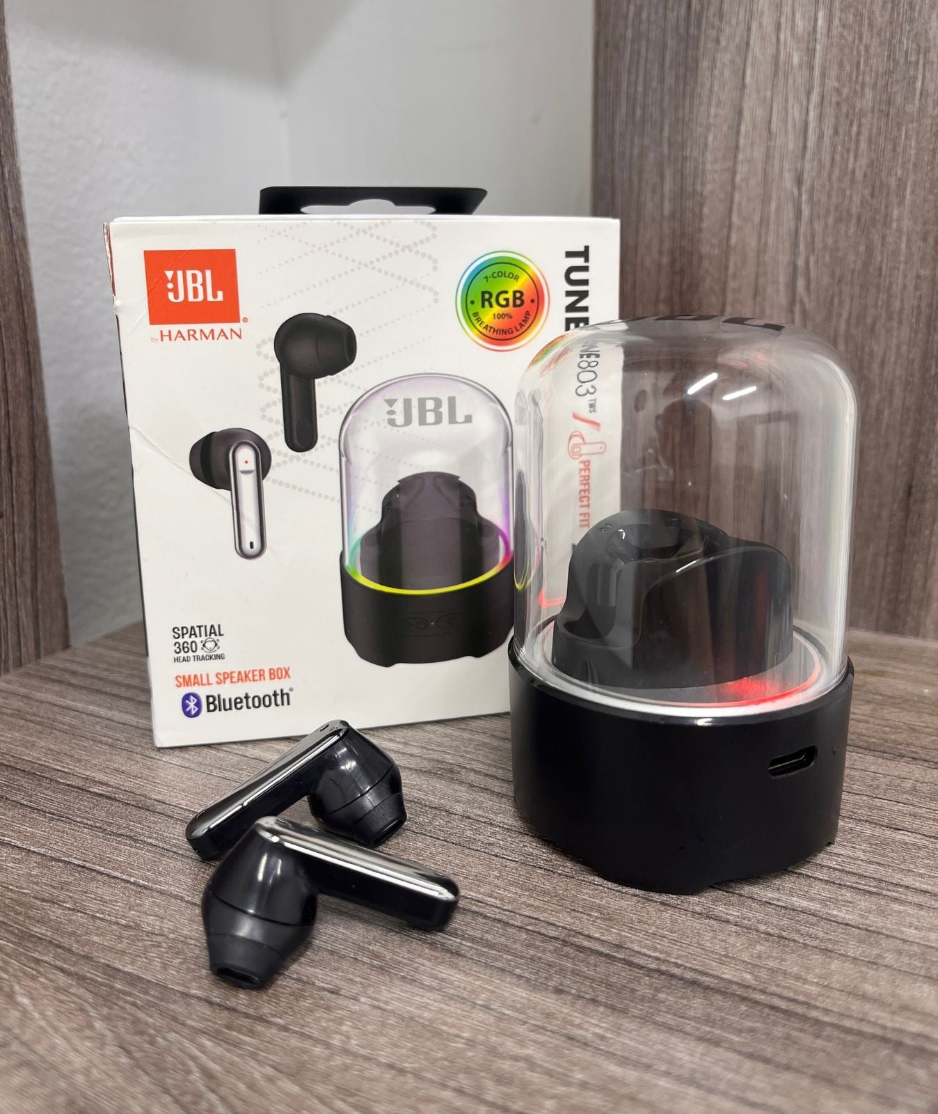 Audífonos JBL TUNE 803 TWS: Sonido Premium, Parlante Base y Luces RGB