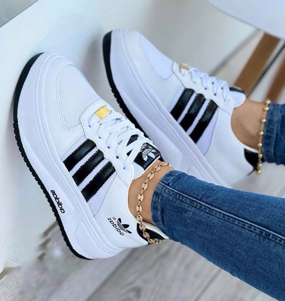 Tenis Adidas Diamond para Dama: Brillo Diario y Paso Cómodo - vista frontal