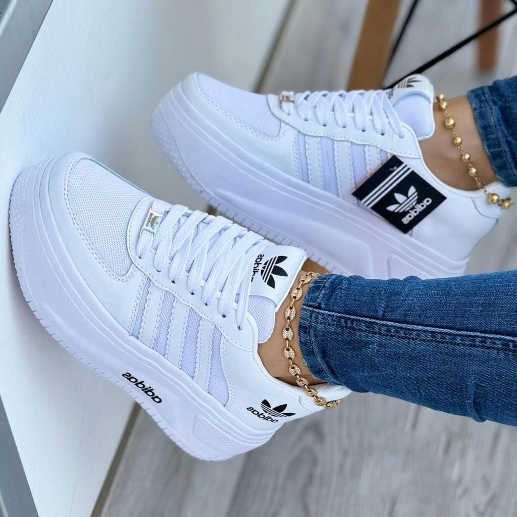 Tenis Adidas Diamond para Dama: Brillo Diario y Paso Cómodo - vista alternativa