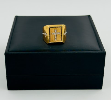 Anillos Religiosos en Acero Dorado – Diseños de Fe - detalle adicional